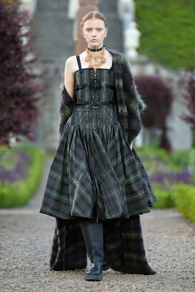 Look 38